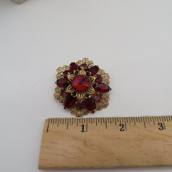 Vintage Volcano Rivoli Red Pink Rhinestone Gold Tone Filigree Brooch - Picture 6 of 6